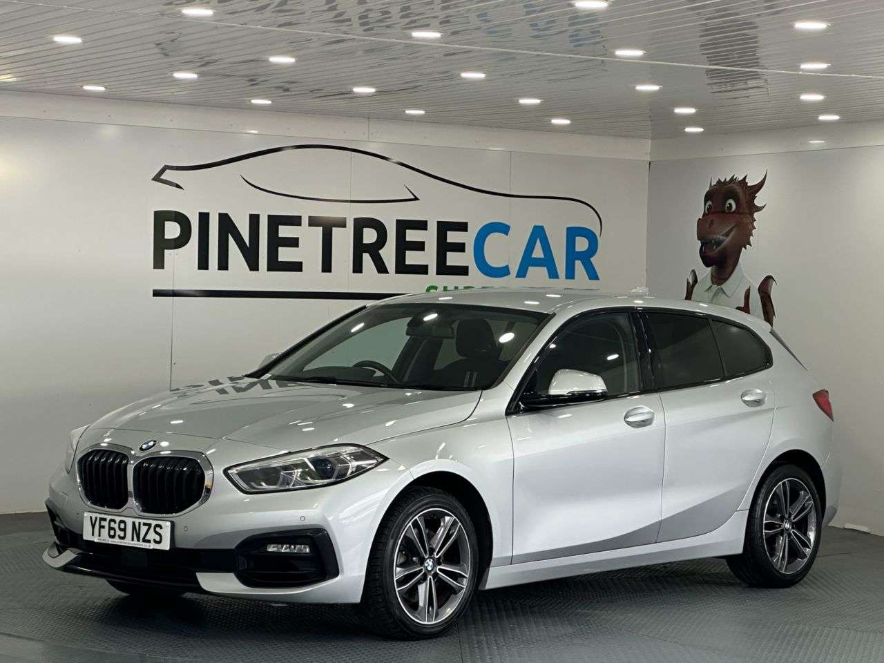 A 2019 BMW 1 SERIES 1.5 118i Sport Hatchback 5dr Petrol Manual Euro 6 (s/s) (140 ps) A 2019 BMW 1 SERIES 1.5 118i Sport Hatchback 5dr Petrol Manual Euro 6 (s/s) (140 ps)