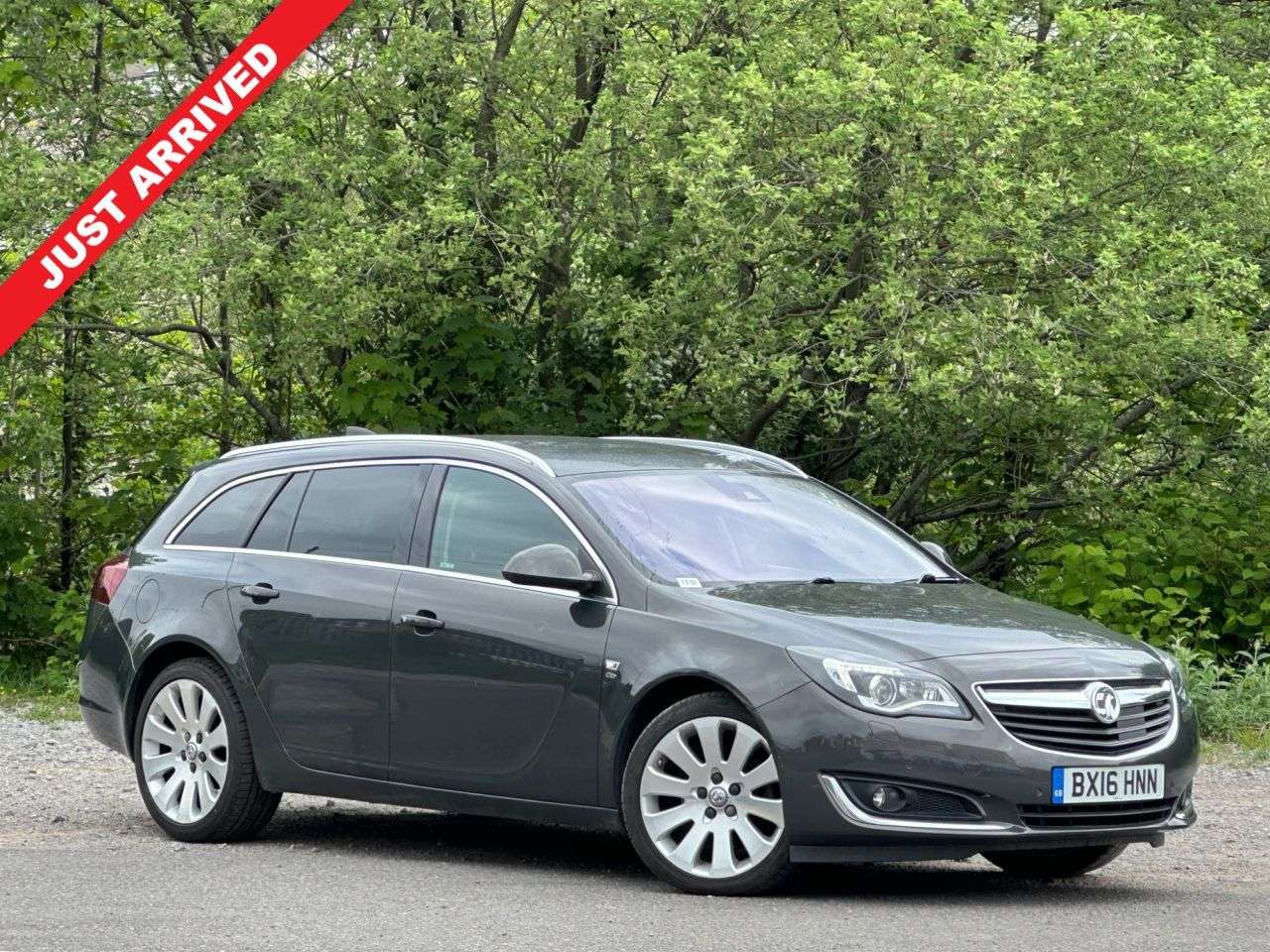 A 2016 VAUXHALL INSIGNIA 2.0 CDTi Elite Nav Sports Tourer 5dr Diesel Auto Euro 6 (170 ps) A 2016 VAUXHALL INSIGNIA 2.0 CDTi Elite Nav Sports Tourer 5dr Diesel Auto Euro 6 (170 ps)