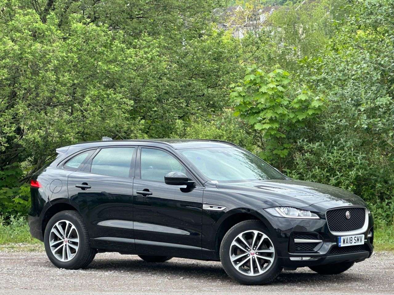 A 2018 JAGUAR F-PACE 2.0 D180 R-Sport SUV 5dr Diesel Auto AWD Euro 6 (s/s) (180 ps) A 2018 JAGUAR F-PACE 2.0 D180 R-Sport SUV 5dr Diesel Auto AWD Euro 6 (s/s) (180 ps)
