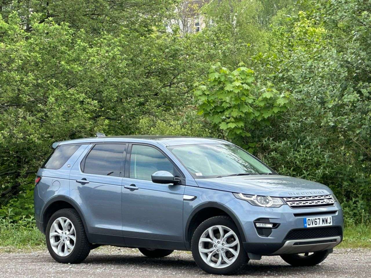 A 2017 LAND ROVER DISCOVERY SPORT 2.0 TD4 HSE SUV 5dr Diesel Auto 4WD Euro 6 (s/s) (180 ps) A 2017 LAND ROVER DISCOVERY SPORT 2.0 TD4 HSE SUV 5dr Diesel Auto 4WD Euro 6 (s/s) (180 ps)