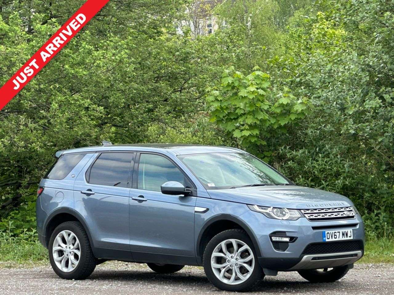 A 2017 LAND ROVER DISCOVERY SPORT 2.0 TD4 HSE SUV 5dr Diesel Auto 4WD Euro 6 (s/s) (180 ps) A 2017 LAND ROVER DISCOVERY SPORT 2.0 TD4 HSE SUV 5dr Diesel Auto 4WD Euro 6 (s/s) (180 ps)