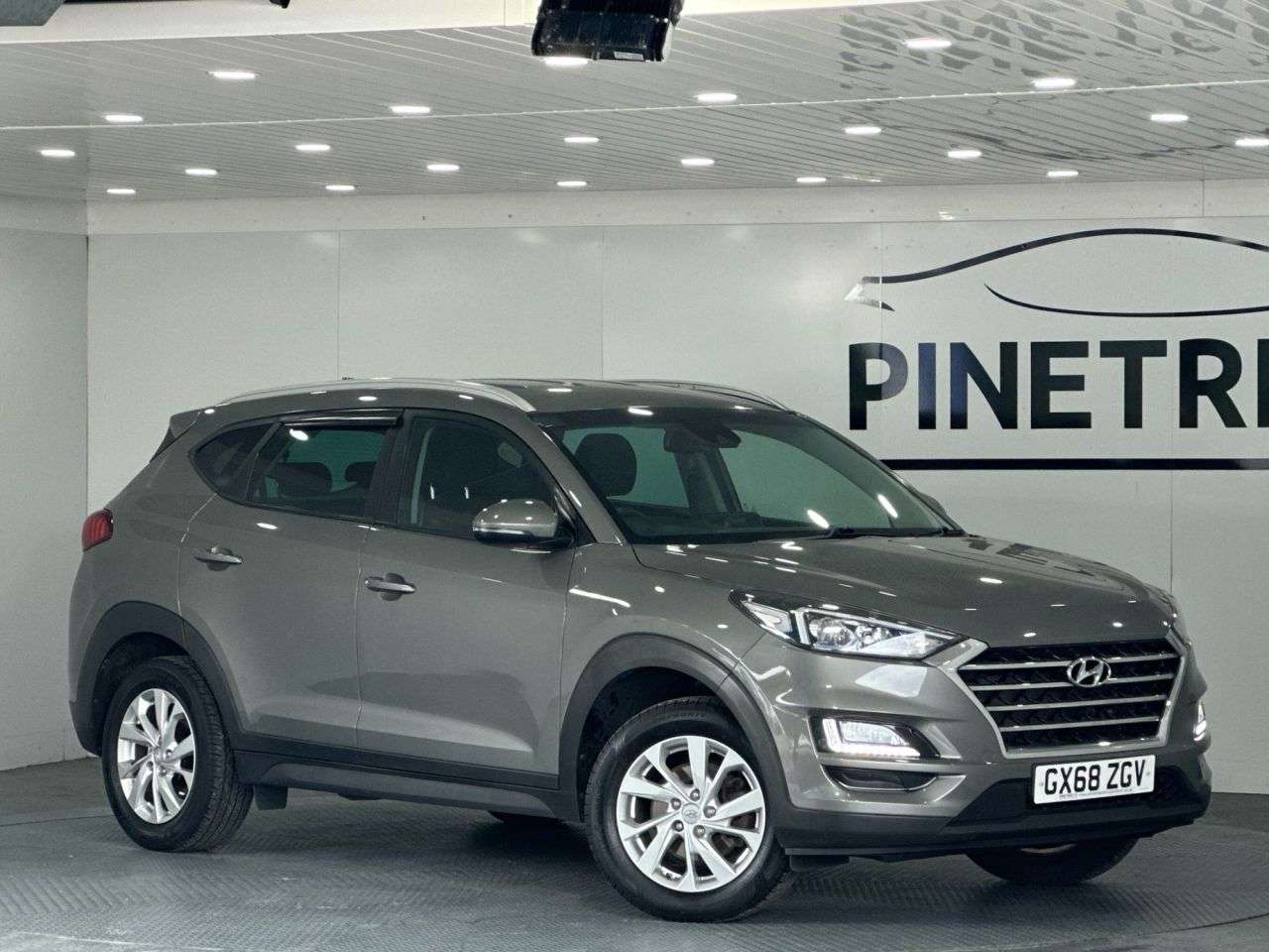 A 2018 HYUNDAI TUCSON 1.6 GDi Blue Drive SE Nav SUV 5dr Petrol Manual Euro 6 (s/s) (132 ps) A 2018 HYUNDAI TUCSON 1.6 GDi Blue Drive SE Nav SUV 5dr Petrol Manual Euro 6 (s/s) (132 ps)
