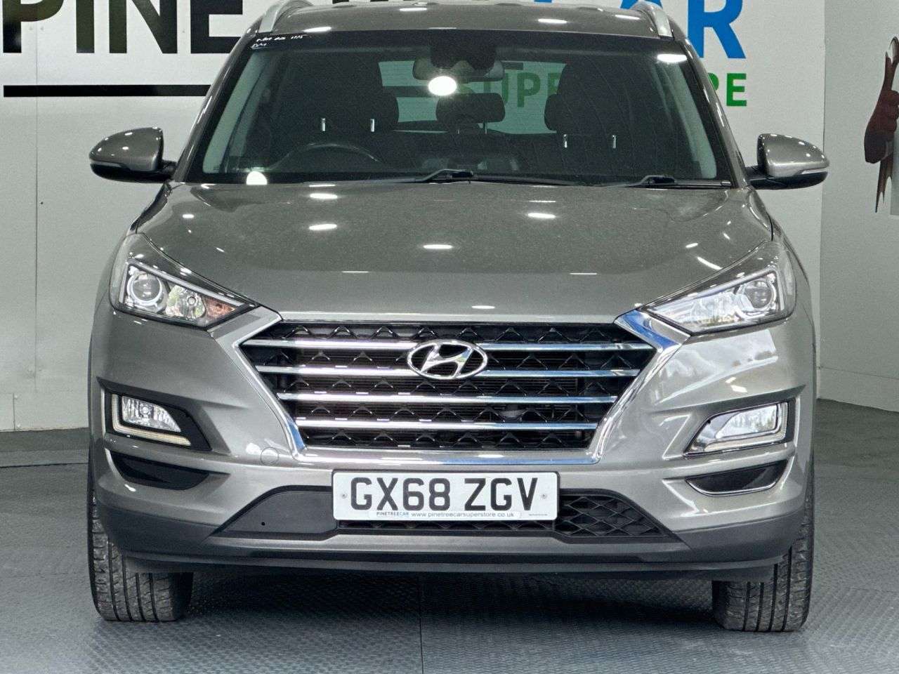 A 2018 HYUNDAI TUCSON 1.6 GDi Blue Drive SE Nav SUV 5dr Petrol Manual Euro 6 (s/s) (132 ps) A 2018 HYUNDAI TUCSON 1.6 GDi Blue Drive SE Nav SUV 5dr Petrol Manual Euro 6 (s/s) (132 ps)