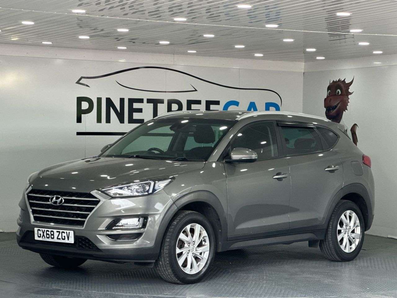 A 2018 HYUNDAI TUCSON 1.6 GDi Blue Drive SE Nav SUV 5dr Petrol Manual Euro 6 (s/s) (132 ps) A 2018 HYUNDAI TUCSON 1.6 GDi Blue Drive SE Nav SUV 5dr Petrol Manual Euro 6 (s/s) (132 ps)