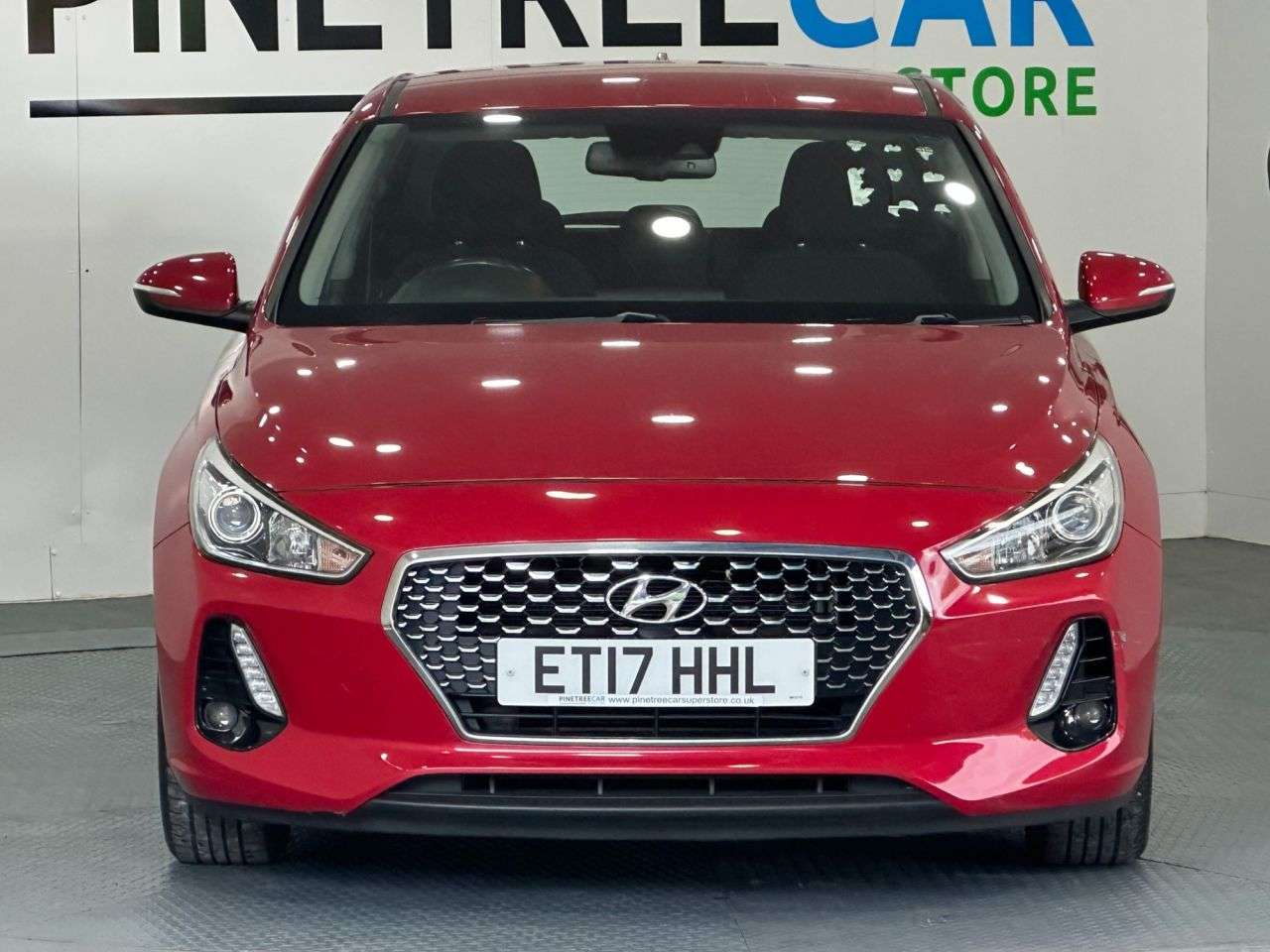 A 2017 HYUNDAI I30 1.0 T-GDi Blue Drive SE Hatchback 5dr Petrol Manual Euro 6 (s/s) (120 ps) A 2017 HYUNDAI I30 1.0 T-GDi Blue Drive SE Hatchback 5dr Petrol Manual Euro 6 (s/s) (120 ps)