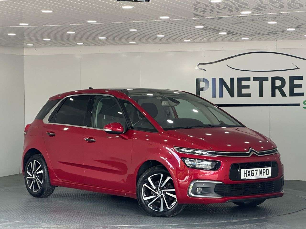 A 2017 CITROEN C4 PICASSO 1.6 BlueHDi Flair MPV 5dr Diesel Manual Euro 6 (s/s) (120 ps) A 2017 CITROEN C4 PICASSO 1.6 BlueHDi Flair MPV 5dr Diesel Manual Euro 6 (s/s) (120 ps)