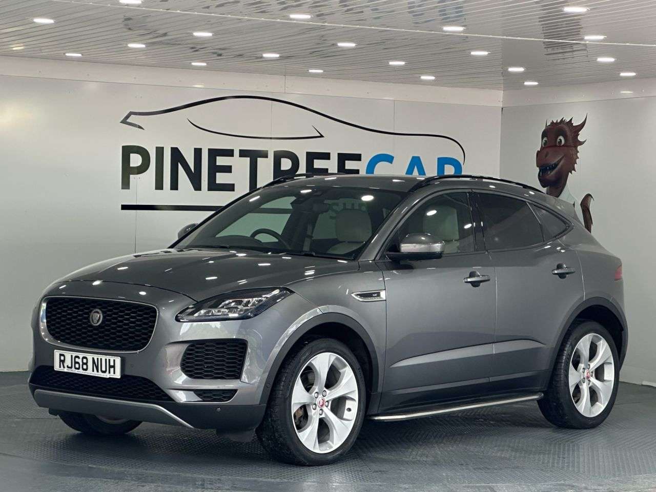 A 2018 JAGUAR E-PACE 2.0 D180 SE SUV 5dr Diesel Auto AWD Euro 6 (s/s) (180 ps) A 2018 JAGUAR E-PACE 2.0 D180 SE SUV 5dr Diesel Auto AWD Euro 6 (s/s) (180 ps)