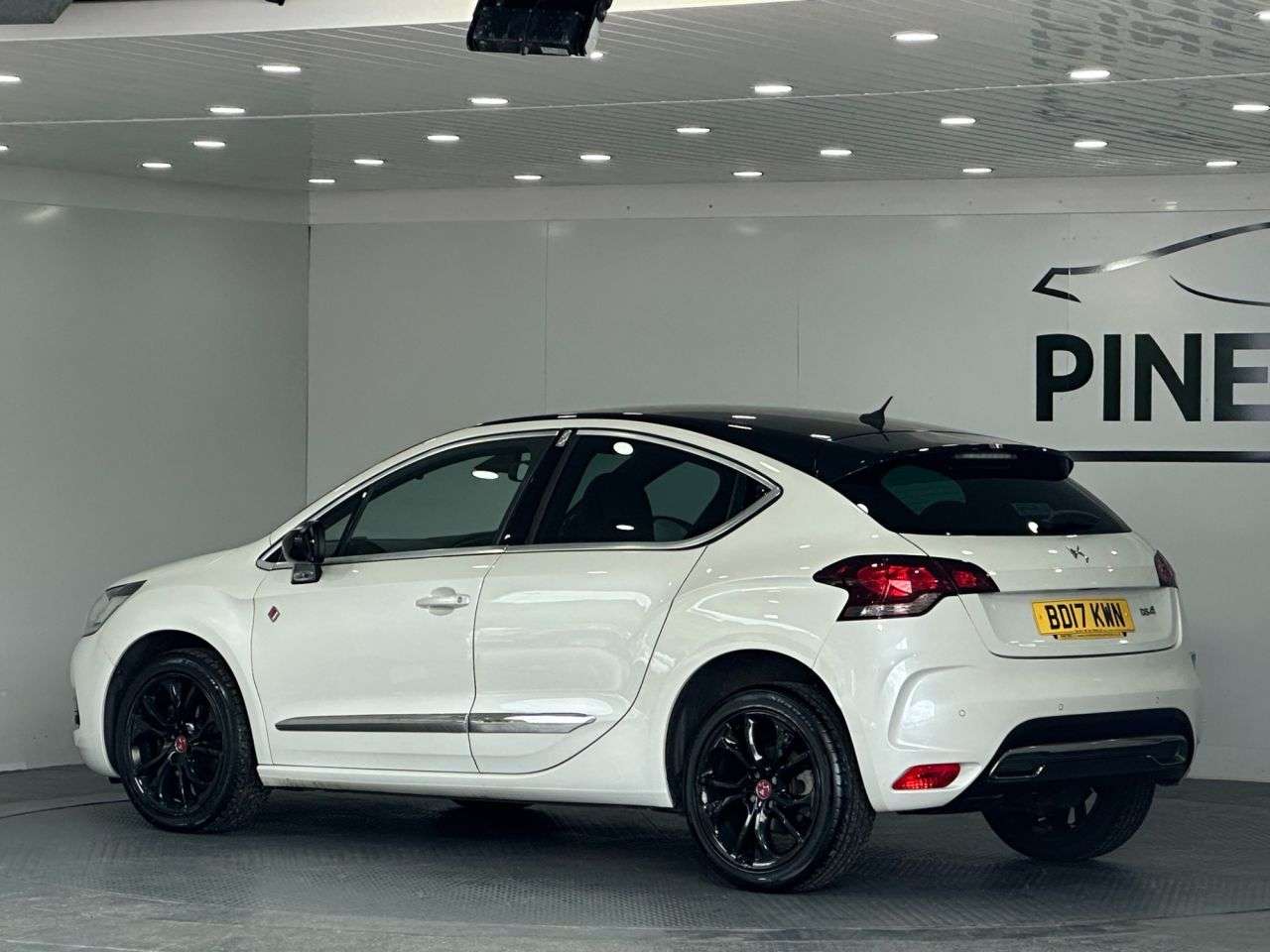 2017 DS AUTOMOBILES DS 4 2017 DS AUTOMOBILES DS 4