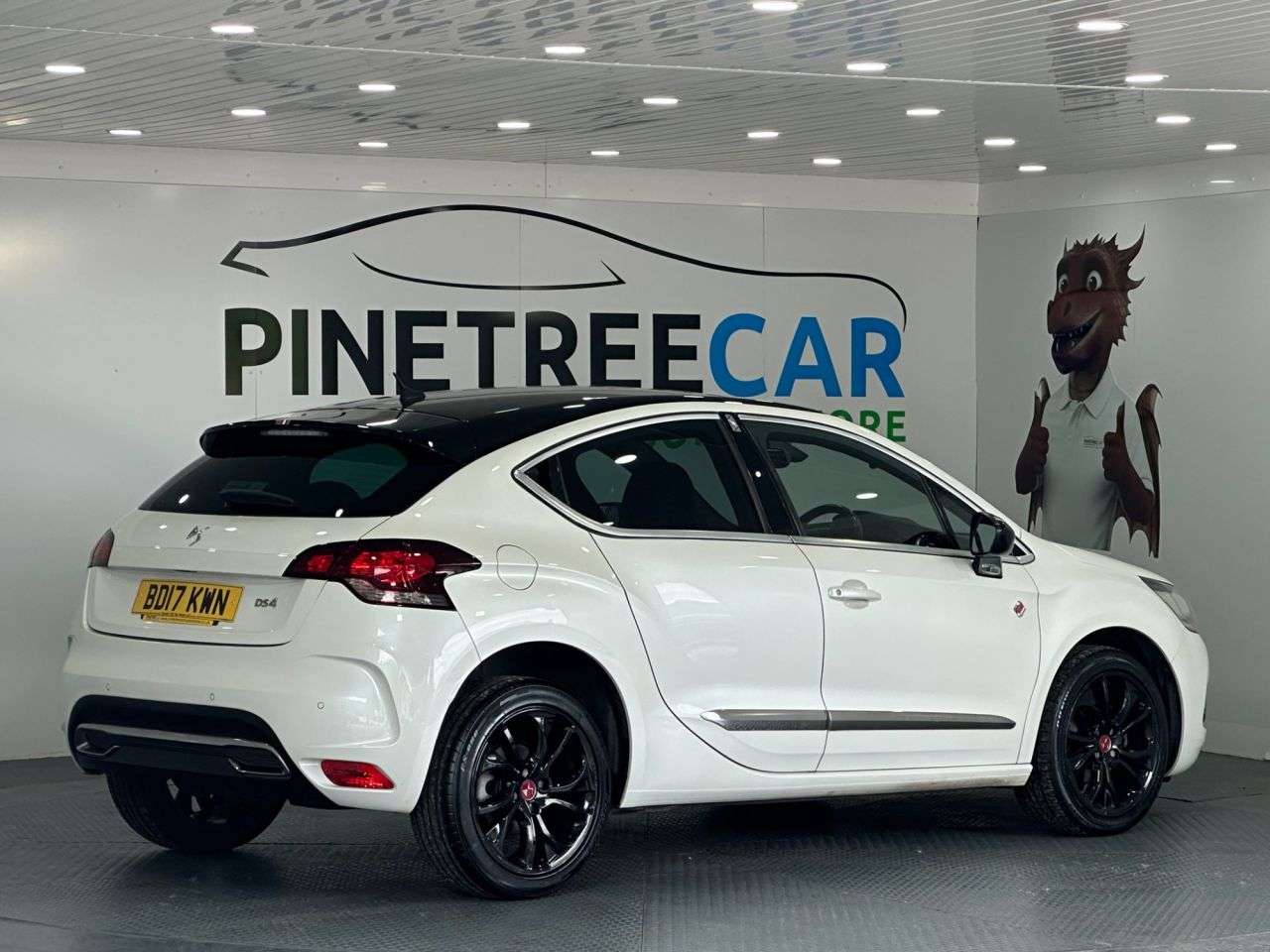 2017 DS AUTOMOBILES DS 4 2017 DS AUTOMOBILES DS 4