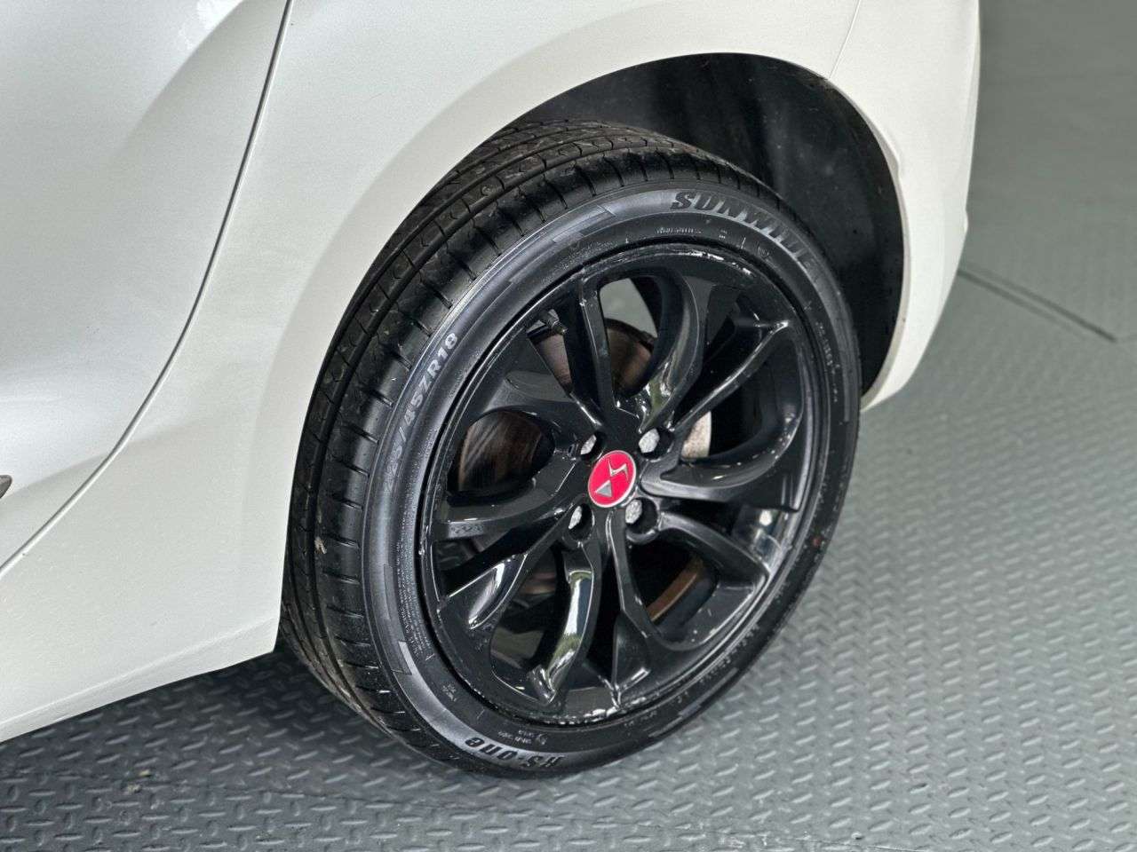 2017 DS AUTOMOBILES DS 4 2017 DS AUTOMOBILES DS 4