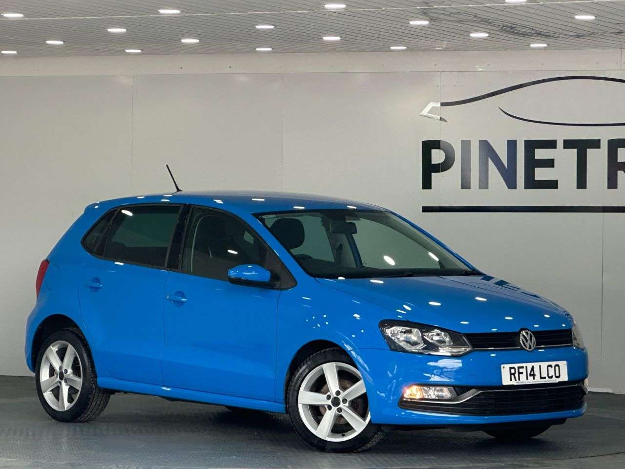 A 2014 VOLKSWAGEN POLO 1.4 TDI BlueMotion Tech SEL Hatchback 5dr Diesel Manual Euro 6 (s/s) (90 ps A 2014 VOLKSWAGEN POLO 1.4 TDI BlueMotion Tech SEL Hatchback 5dr Diesel Manual Euro 6 (s/s) (90 ps