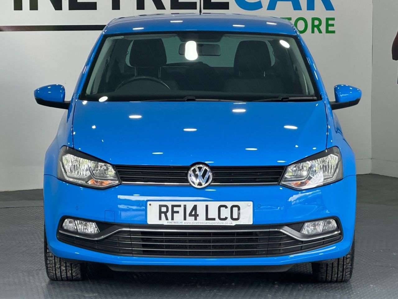 A 2014 VOLKSWAGEN POLO 1.4 TDI BlueMotion Tech SEL Hatchback 5dr Diesel Manual Euro 6 (s/s) (90 ps A 2014 VOLKSWAGEN POLO 1.4 TDI BlueMotion Tech SEL Hatchback 5dr Diesel Manual Euro 6 (s/s) (90 ps