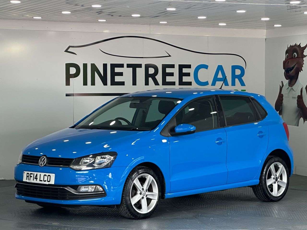 A 2014 VOLKSWAGEN POLO 1.4 TDI BlueMotion Tech SEL Hatchback 5dr Diesel Manual Euro 6 (s/s) (90 ps A 2014 VOLKSWAGEN POLO 1.4 TDI BlueMotion Tech SEL Hatchback 5dr Diesel Manual Euro 6 (s/s) (90 ps