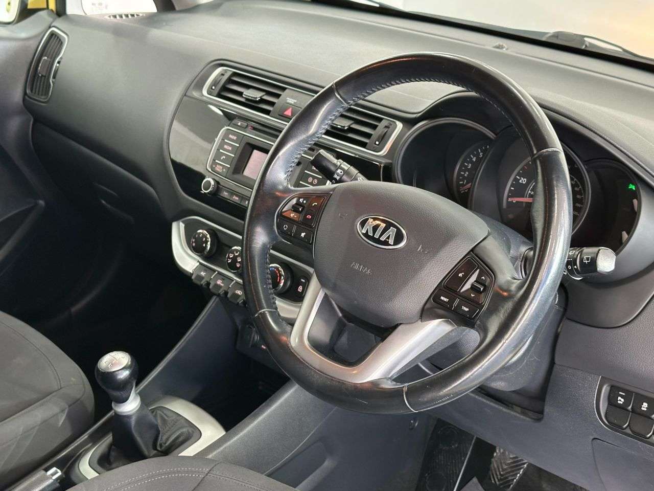 2016 KIA RIO 2016 KIA RIO