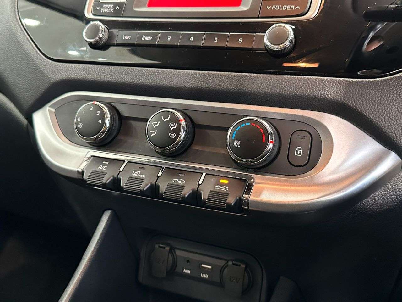2016 KIA RIO 2016 KIA RIO