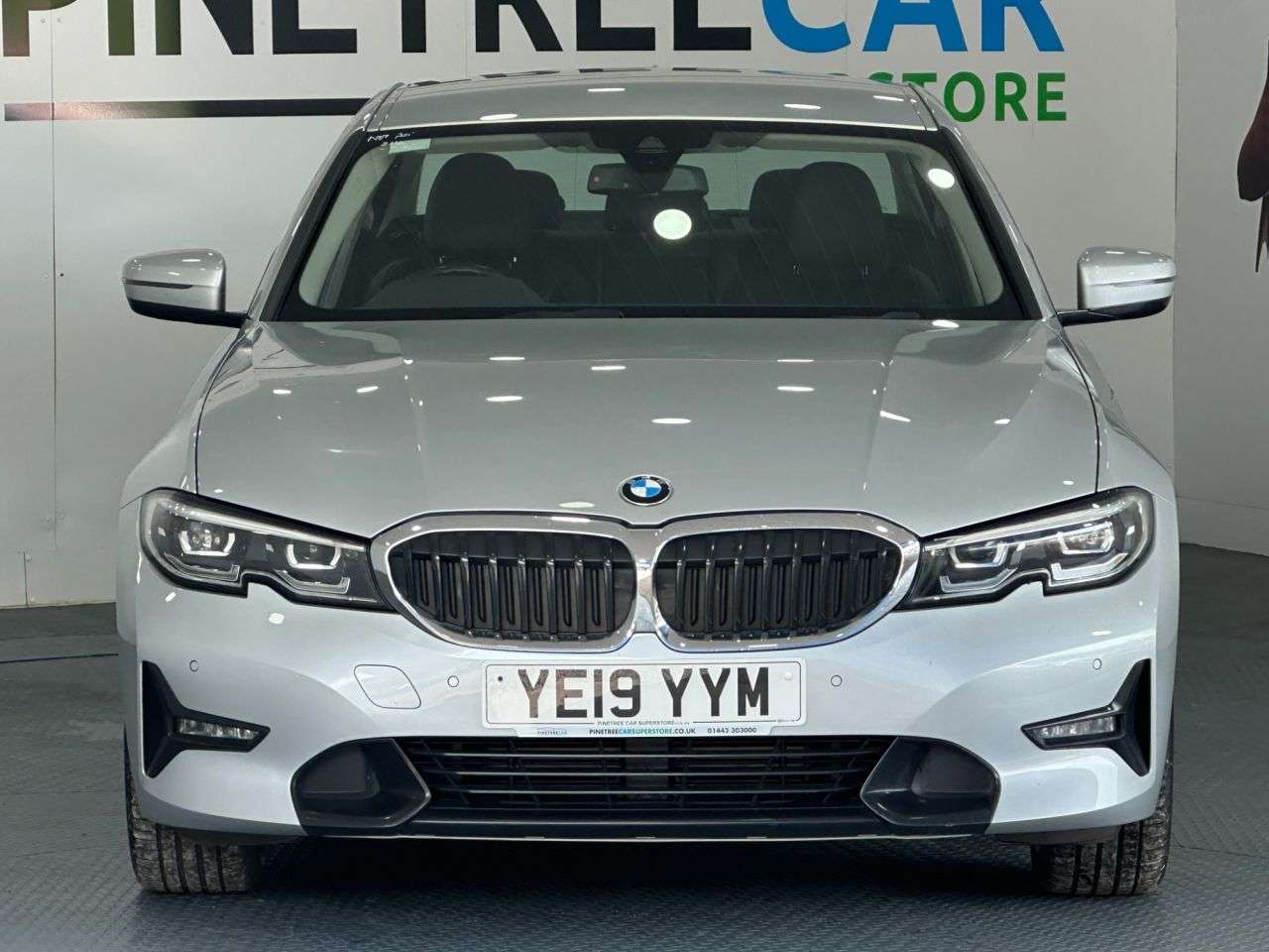 A 2019 BMW 3 SERIES 2.0 318d Sport Saloon 4dr Diesel Manual Euro 6 (s/s) (150 ps) A 2019 BMW 3 SERIES 2.0 318d Sport Saloon 4dr Diesel Manual Euro 6 (s/s) (150 ps)