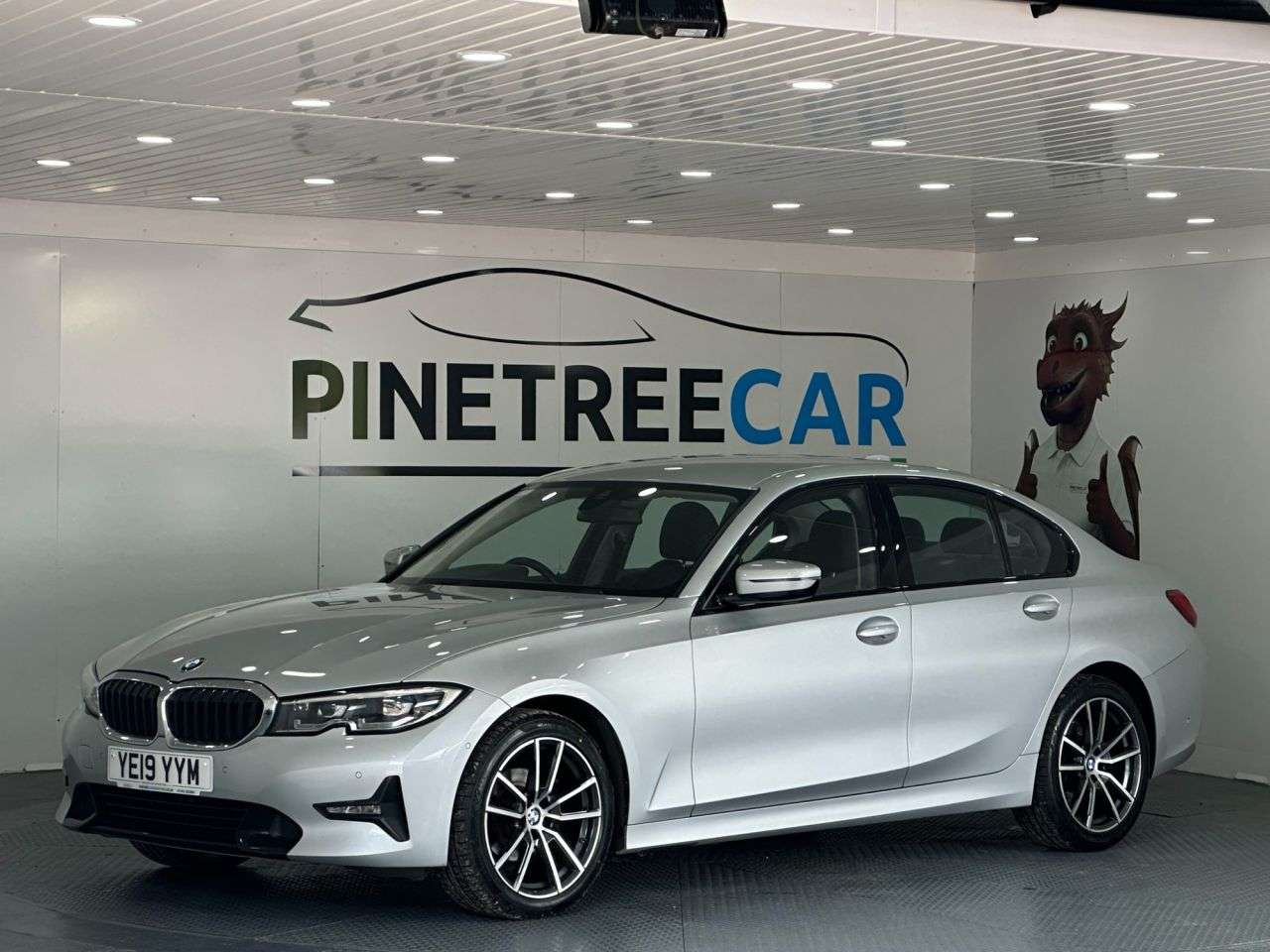 A 2019 BMW 3 SERIES 2.0 318d Sport Saloon 4dr Diesel Manual Euro 6 (s/s) (150 ps) A 2019 BMW 3 SERIES 2.0 318d Sport Saloon 4dr Diesel Manual Euro 6 (s/s) (150 ps)