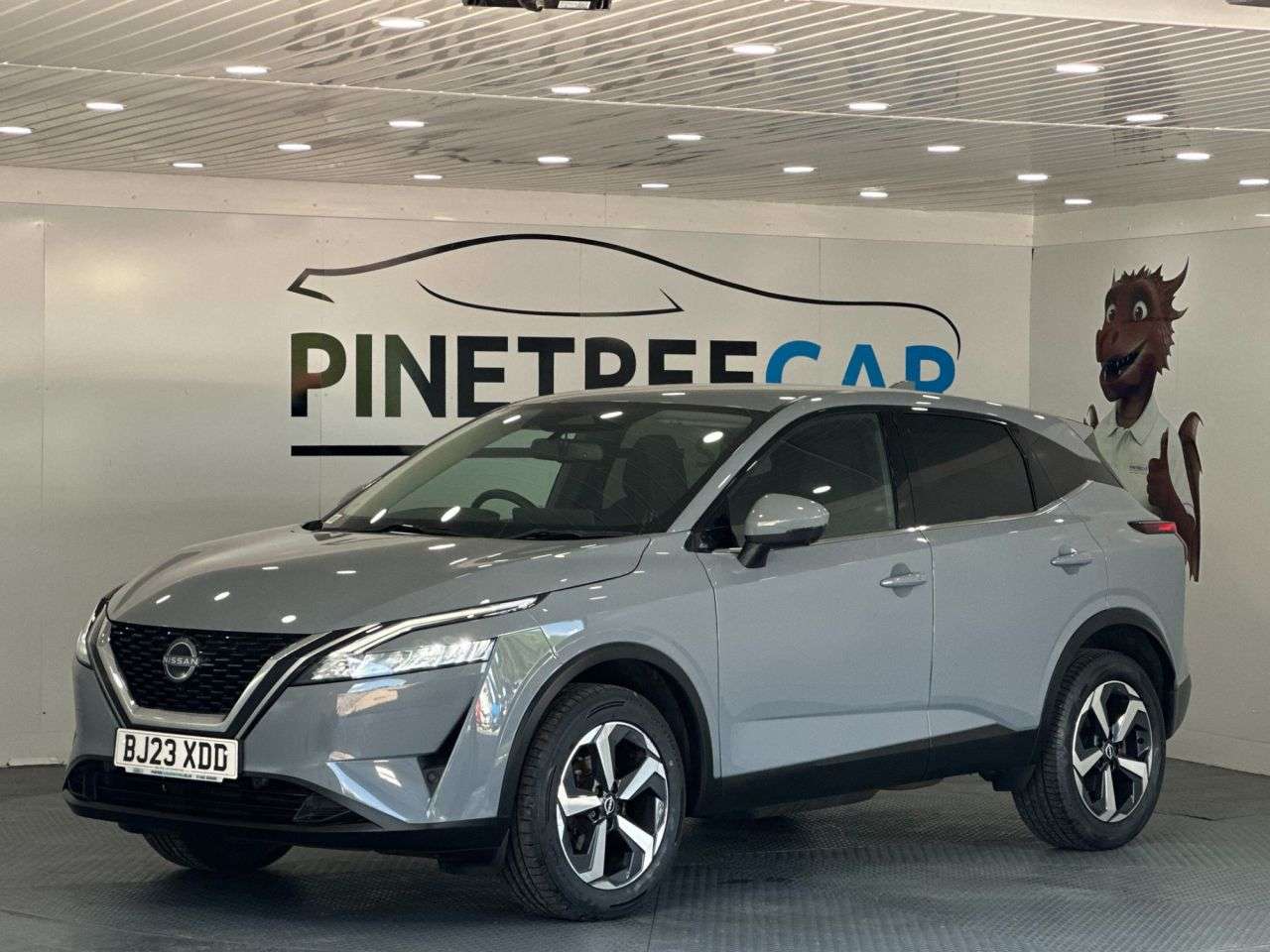 A 2023 NISSAN QASHQAI 1.3 DIG-T MHEV N-Connecta SUV 5dr Petrol Hybrid Manual Euro 6 (s/s) (140 ps A 2023 NISSAN QASHQAI 1.3 DIG-T MHEV N-Connecta SUV 5dr Petrol Hybrid Manual Euro 6 (s/s) (140 ps