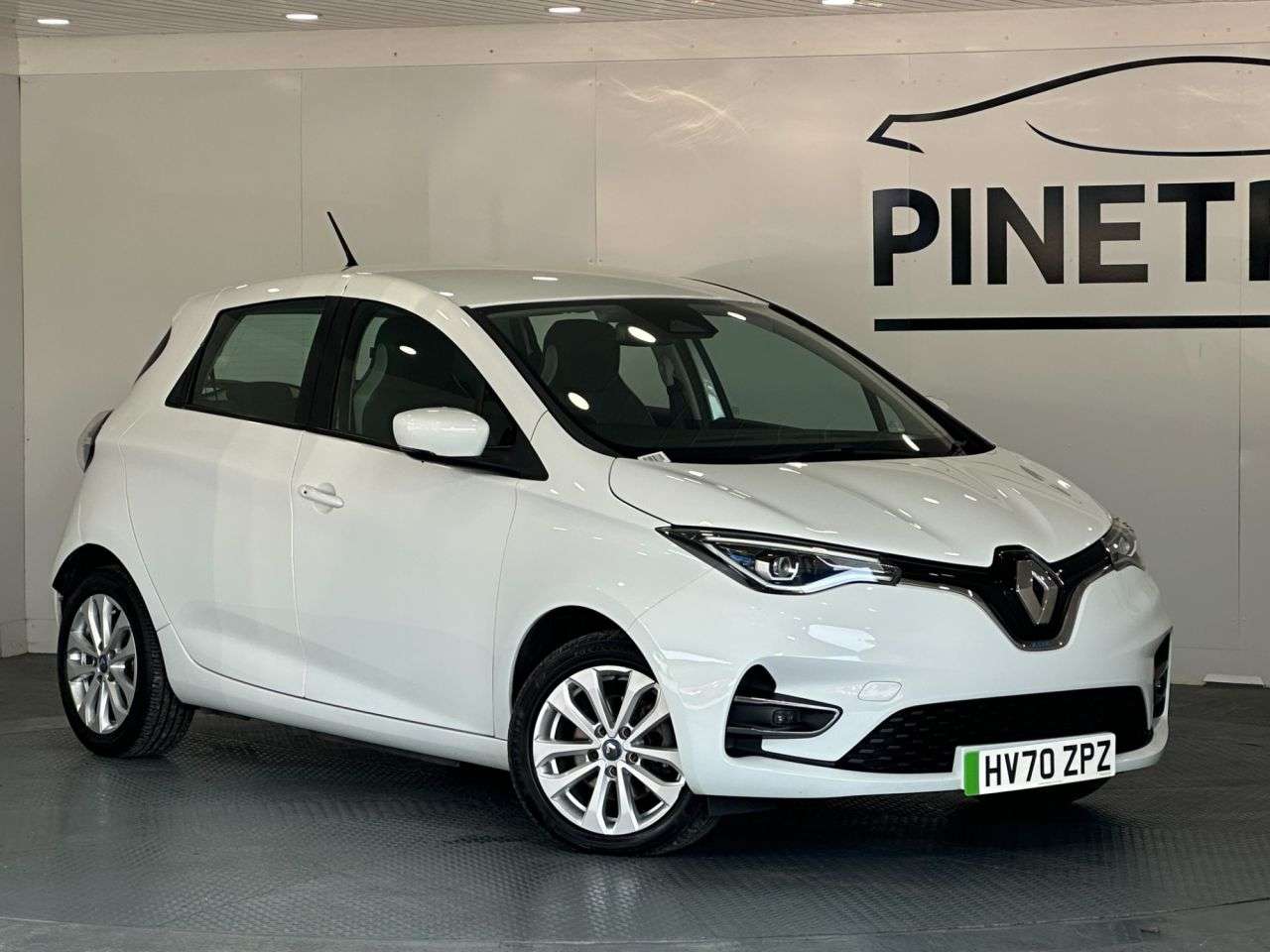 A 2020 RENAULT ZOE R135 52kWh Iconic Hatchback 5dr Electric Auto (i, Rapid Charge) (134 bhp) A 2020 RENAULT ZOE R135 52kWh Iconic Hatchback 5dr Electric Auto (i, Rapid Charge) (134 bhp)