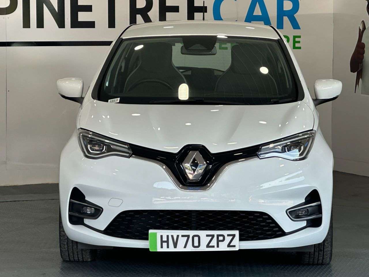 A 2020 RENAULT ZOE R135 52kWh Iconic Hatchback 5dr Electric Auto (i, Rapid Charge) (134 bhp) A 2020 RENAULT ZOE R135 52kWh Iconic Hatchback 5dr Electric Auto (i, Rapid Charge) (134 bhp)
