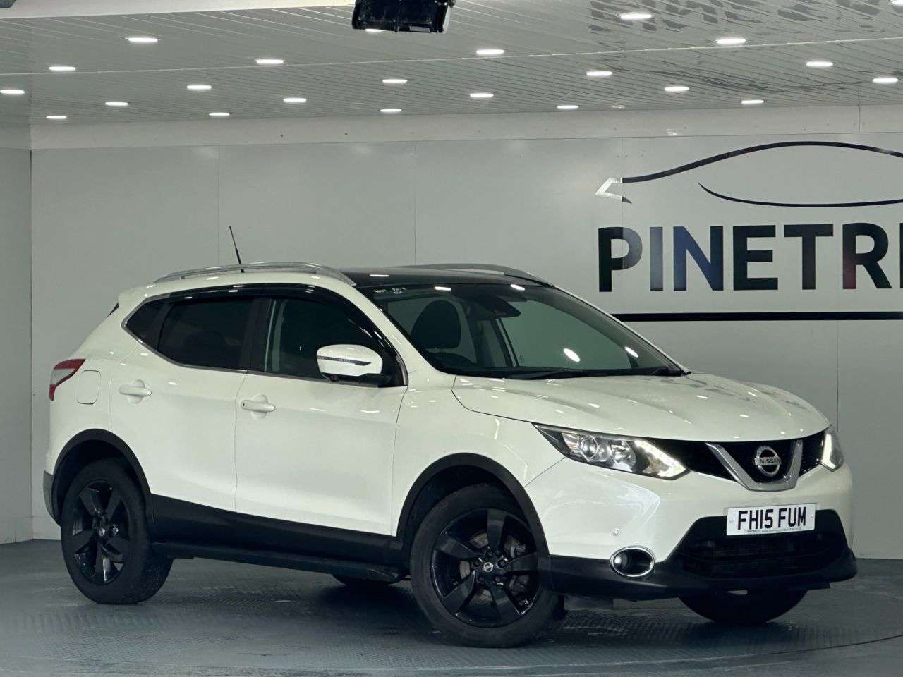 A 2015 NISSAN QASHQAI 1.2 DIG-T n-tec+ SUV 5dr Petrol Manual 2WD Euro 6 (s/s) (115 ps) A 2015 NISSAN QASHQAI 1.2 DIG-T n-tec+ SUV 5dr Petrol Manual 2WD Euro 6 (s/s) (115 ps)