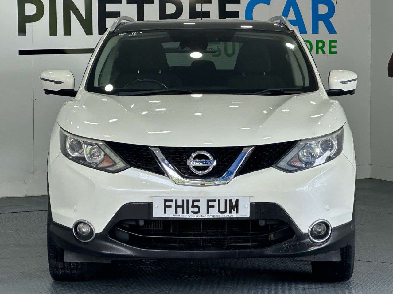 A 2015 NISSAN QASHQAI 1.2 DIG-T n-tec+ SUV 5dr Petrol Manual 2WD Euro 6 (s/s) (115 ps) A 2015 NISSAN QASHQAI 1.2 DIG-T n-tec+ SUV 5dr Petrol Manual 2WD Euro 6 (s/s) (115 ps)