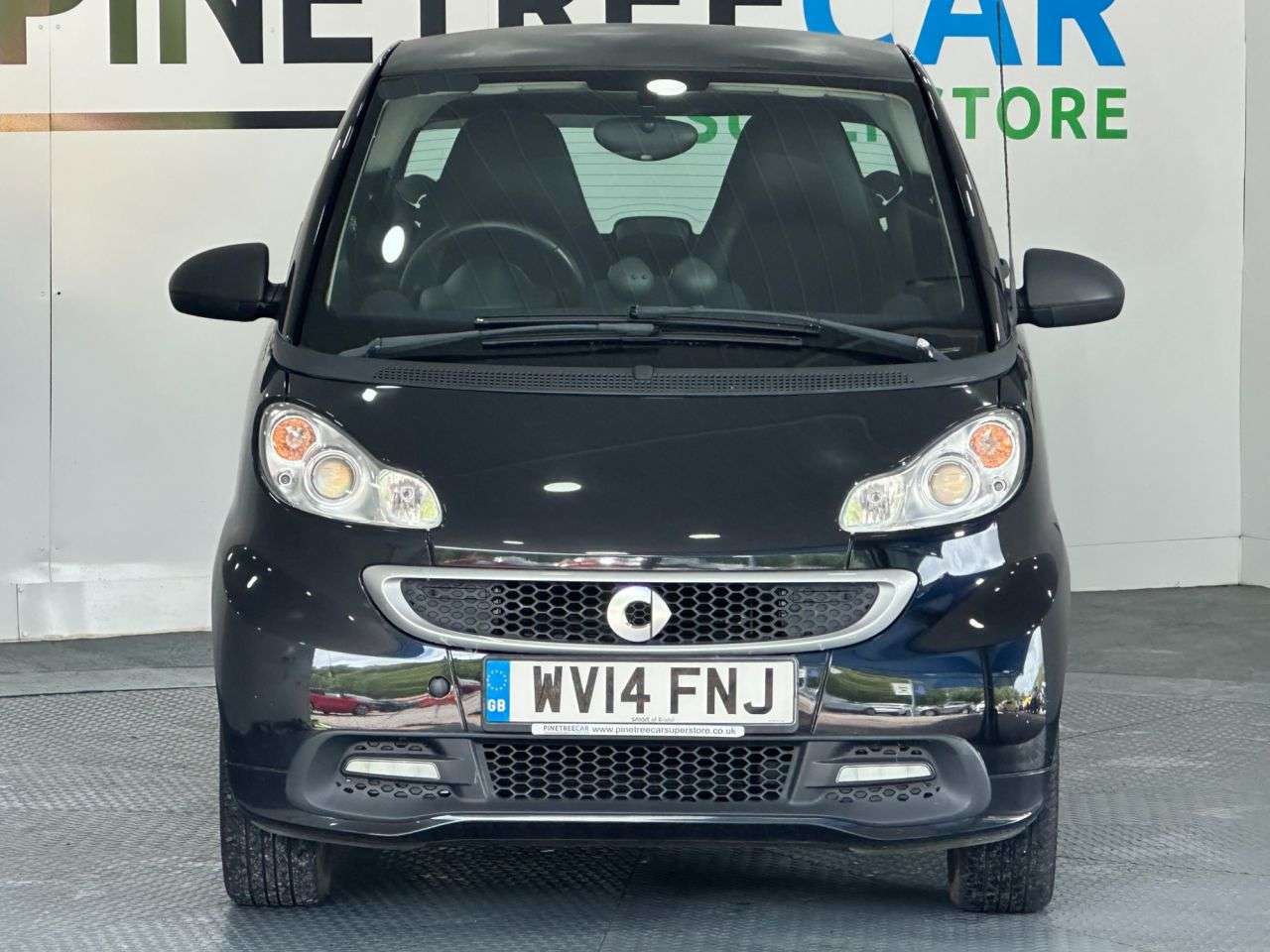 A 2014 SMART FORTWO 1.0 MHD Edition21 Coupe 2dr Petrol SoftTouch Euro 5 (s/s) (71 bhp) A 2014 SMART FORTWO 1.0 MHD Edition21 Coupe 2dr Petrol SoftTouch Euro 5 (s/s) (71 bhp)