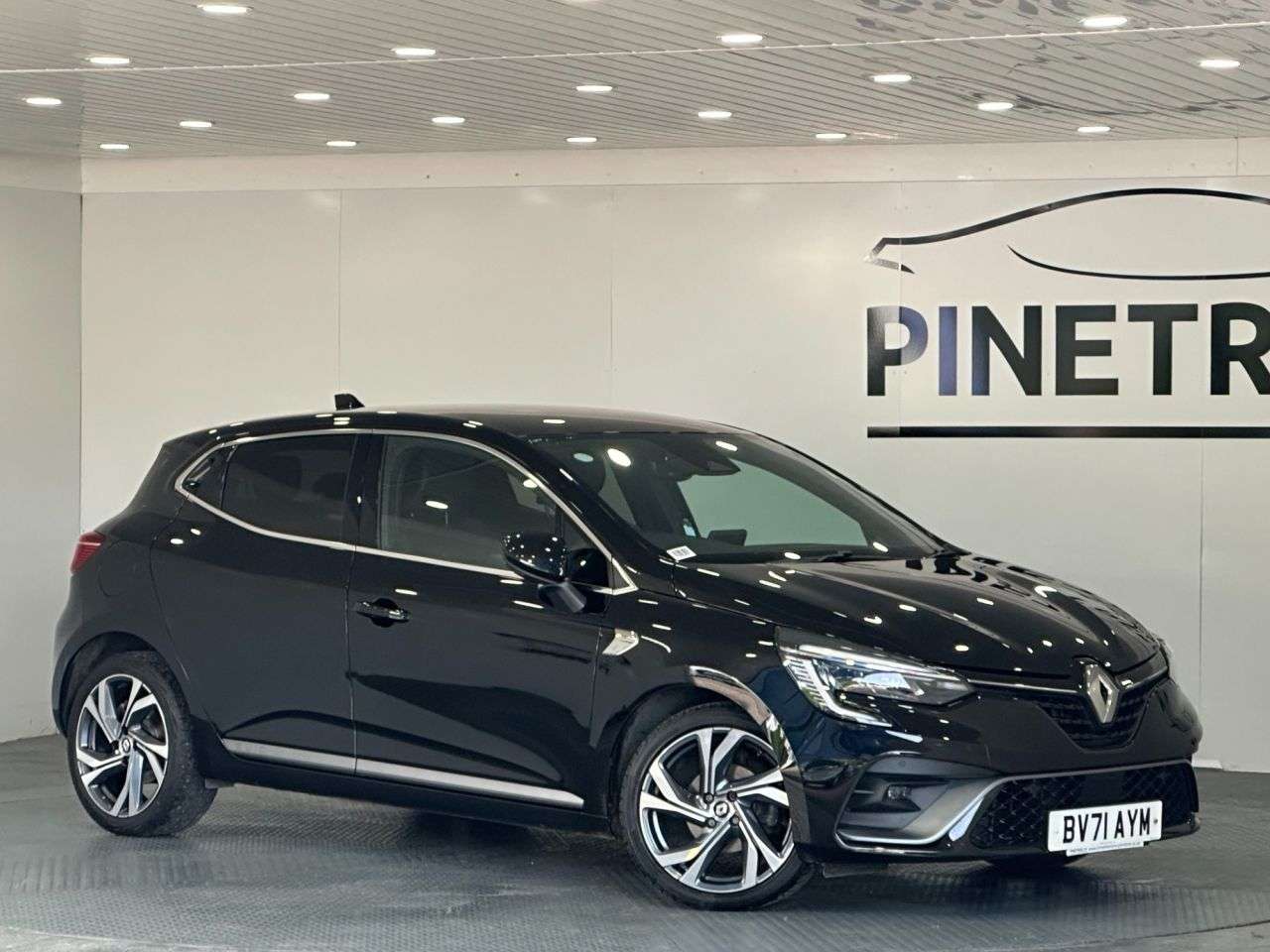 A 2021 RENAULT CLIO 1.0 TCe RS Line Hatchback 5dr Petrol Manual Euro 6 (s/s) (90 ps) A 2021 RENAULT CLIO 1.0 TCe RS Line Hatchback 5dr Petrol Manual Euro 6 (s/s) (90 ps)