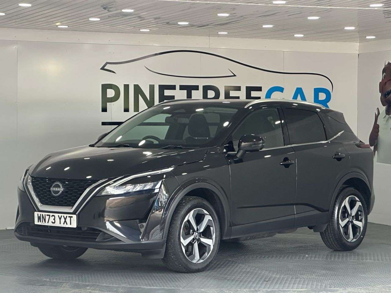 A 2023 NISSAN QASHQAI 1.3 DIG-T MHEV N-Connecta SUV 5dr Petrol Hybrid Manual Euro 6 (s/s) (140 ps A 2023 NISSAN QASHQAI 1.3 DIG-T MHEV N-Connecta SUV 5dr Petrol Hybrid Manual Euro 6 (s/s) (140 ps
