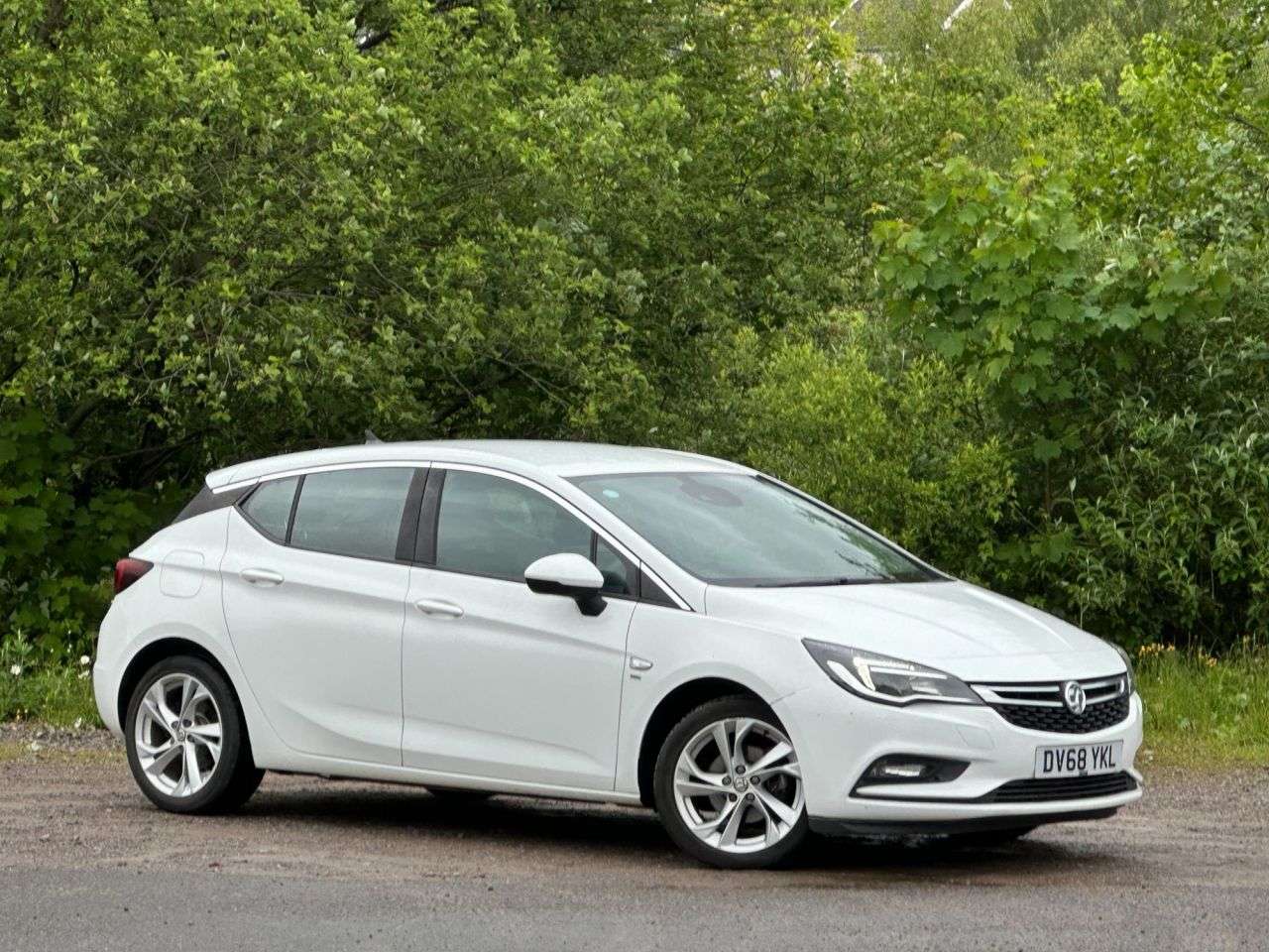 A 2018 VAUXHALL ASTRA 1.4i Turbo SRi Nav Hatchback 5dr Petrol Manual Euro 6 (150 ps) A 2018 VAUXHALL ASTRA 1.4i Turbo SRi Nav Hatchback 5dr Petrol Manual Euro 6 (150 ps)