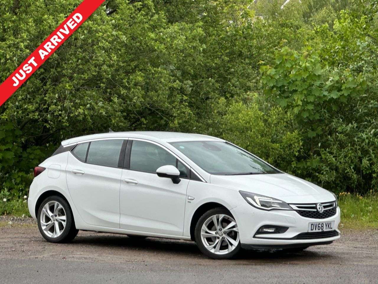 A 2018 VAUXHALL ASTRA 1.4i Turbo SRi Nav Hatchback 5dr Petrol Manual Euro 6 (150 ps) A 2018 VAUXHALL ASTRA 1.4i Turbo SRi Nav Hatchback 5dr Petrol Manual Euro 6 (150 ps)