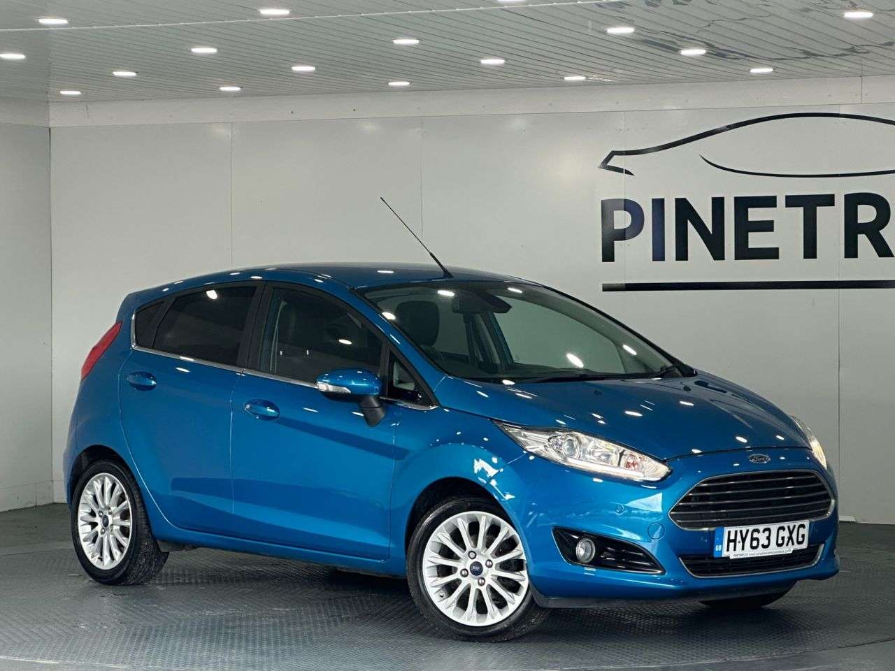 A 2013 FORD FIESTA 1.0T EcoBoost Titanium X Hatchback 5dr Petrol Manual Euro 5 (s/s) (125 ps) A 2013 FORD FIESTA 1.0T EcoBoost Titanium X Hatchback 5dr Petrol Manual Euro 5 (s/s) (125 ps)