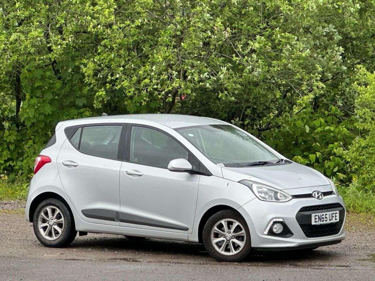 A 2015 HYUNDAI I10 1.0 Blue Drive Premium Hatchback 5dr Petrol Manual Euro 6 (s/s) (66 ps) A 2015 HYUNDAI I10 1.0 Blue Drive Premium Hatchback 5dr Petrol Manual Euro 6 (s/s) (66 ps)