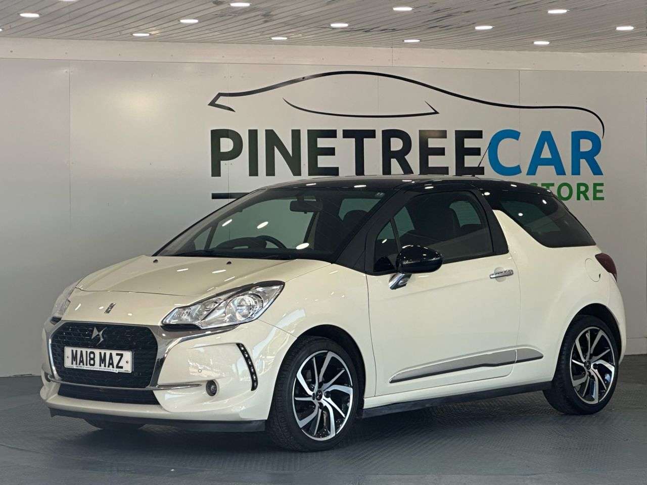 A 2018 DS AUTOMOBILES DS 3 1.2 PureTech Parthenon Cream Hatchback 3dr Petrol Manual Euro 6 (s/s) (110 A 2018 DS AUTOMOBILES DS 3 1.2 PureTech Parthenon Cream Hatchback 3dr Petrol Manual Euro 6 (s/s) (110