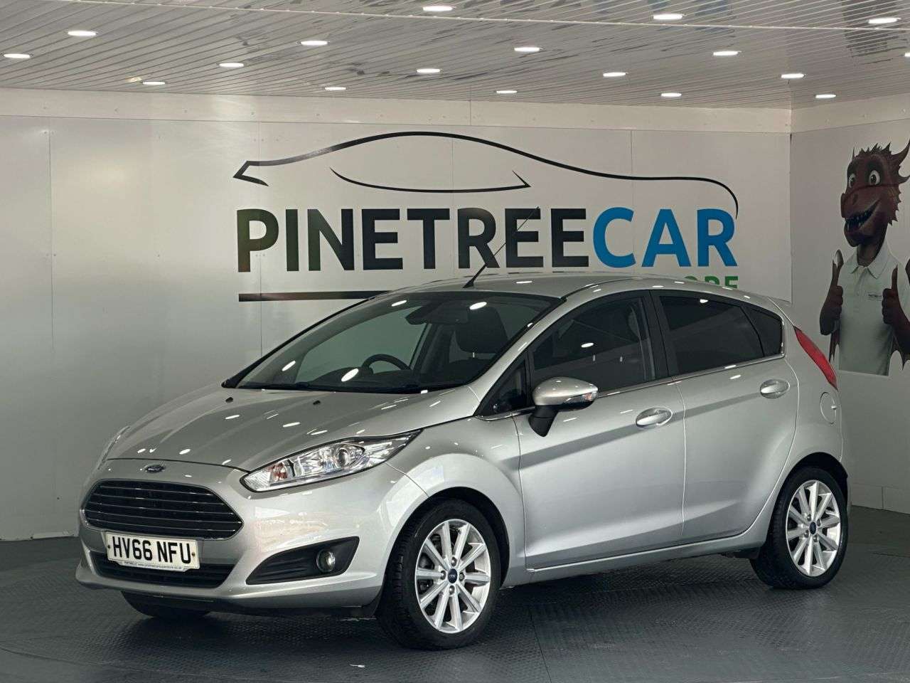 A 2016 FORD FIESTA 1.0T EcoBoost Titanium Hatchback 5dr Petrol Manual Euro 6 (s/s) (100 ps) A 2016 FORD FIESTA 1.0T EcoBoost Titanium Hatchback 5dr Petrol Manual Euro 6 (s/s) (100 ps)