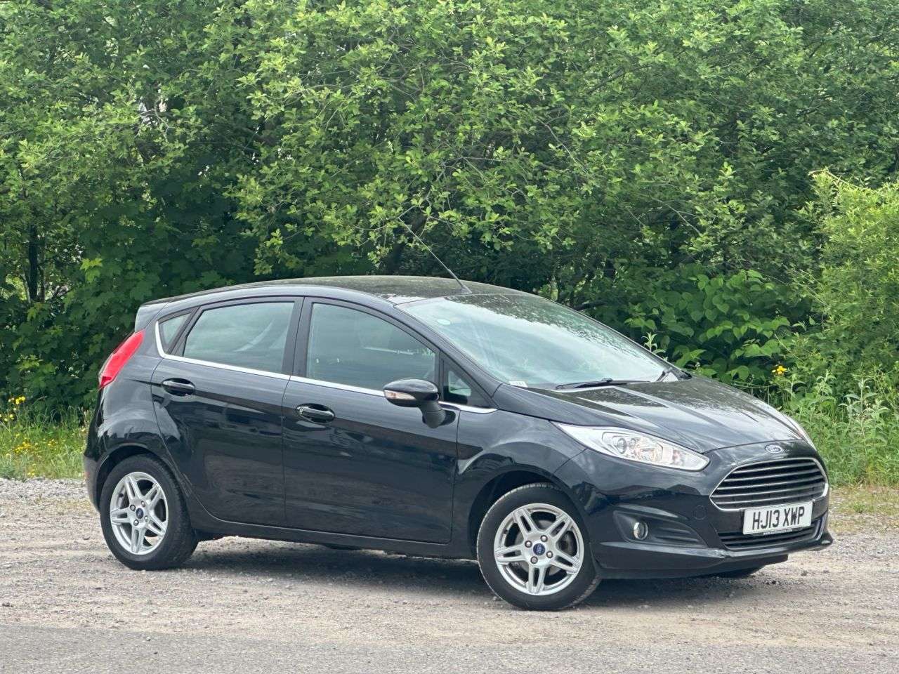 A 2013 FORD FIESTA 1.0T EcoBoost Zetec Hatchback 5dr Petrol Manual Euro 5 (s/s) (100 ps) A 2013 FORD FIESTA 1.0T EcoBoost Zetec Hatchback 5dr Petrol Manual Euro 5 (s/s) (100 ps)