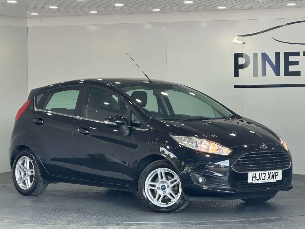 A 2013 FORD FIESTA 1.0T EcoBoost Zetec Hatchback 5dr Petrol Manual Euro 5 (s/s) (100 ps) A 2013 FORD FIESTA 1.0T EcoBoost Zetec Hatchback 5dr Petrol Manual Euro 5 (s/s) (100 ps)