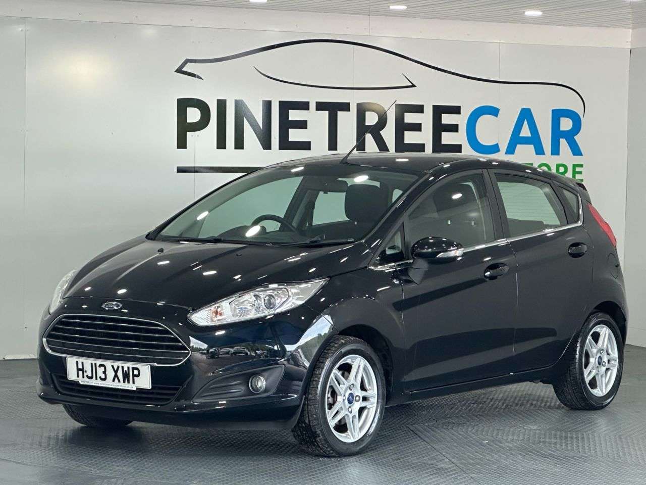 A 2013 FORD FIESTA 1.0T EcoBoost Zetec Hatchback 5dr Petrol Manual Euro 5 (s/s) (100 ps) A 2013 FORD FIESTA 1.0T EcoBoost Zetec Hatchback 5dr Petrol Manual Euro 5 (s/s) (100 ps)