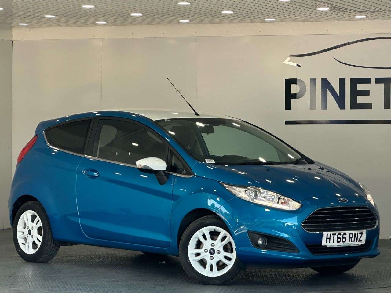 A 2017 FORD FIESTA 1.25 Zetec Blue Edition Hatchback 3dr Petrol Manual Euro 6 (82 ps) A 2017 FORD FIESTA 1.25 Zetec Blue Edition Hatchback 3dr Petrol Manual Euro 6 (82 ps)