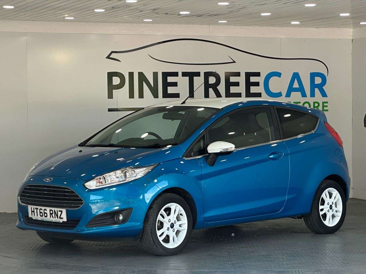 A 2017 FORD FIESTA 1.25 Zetec Blue Edition Hatchback 3dr Petrol Manual Euro 6 (82 ps) A 2017 FORD FIESTA 1.25 Zetec Blue Edition Hatchback 3dr Petrol Manual Euro 6 (82 ps)