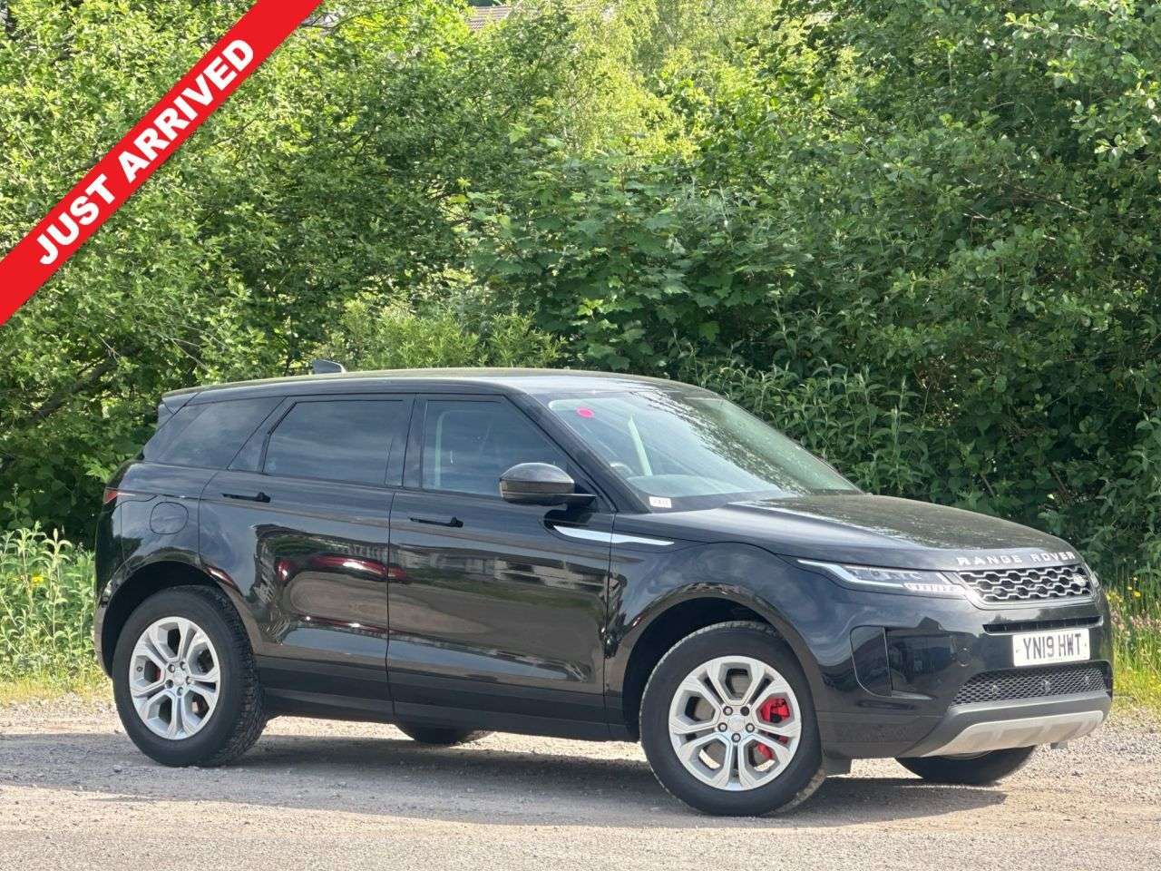 A 2019 LAND ROVER RANGE ROVER EVOQUE 2.0 D180 S SUV 5dr Diesel Auto 4WD Euro 6 (s/s) (180 ps) A 2019 LAND ROVER RANGE ROVER EVOQUE 2.0 D180 S SUV 5dr Diesel Auto 4WD Euro 6 (s/s) (180 ps)