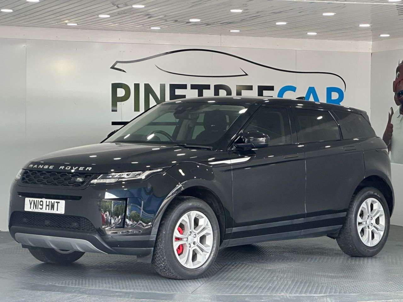 A 2019 LAND ROVER RANGE ROVER EVOQUE 2.0 D180 S SUV 5dr Diesel Auto 4WD Euro 6 (s/s) (180 ps) A 2019 LAND ROVER RANGE ROVER EVOQUE 2.0 D180 S SUV 5dr Diesel Auto 4WD Euro 6 (s/s) (180 ps)