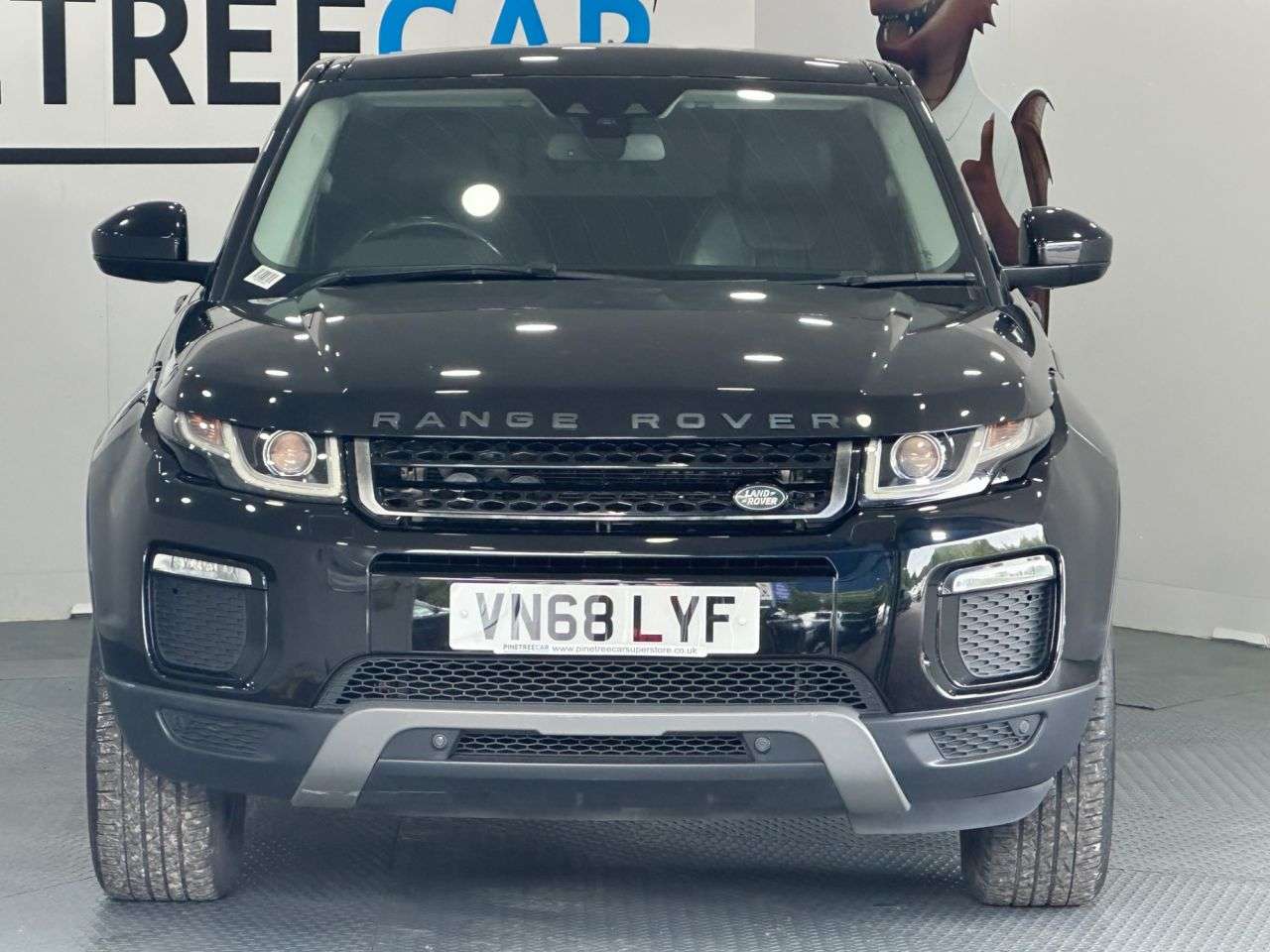 A 2018 LAND ROVER RANGE ROVER EVOQUE 2.0 eD4 SE Tech SUV 5dr Diesel Manual FWD Euro 6 (s/s) (150 ps) A 2018 LAND ROVER RANGE ROVER EVOQUE 2.0 eD4 SE Tech SUV 5dr Diesel Manual FWD Euro 6 (s/s) (150 ps)