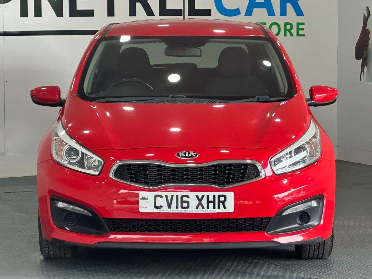 A 2016 KIA CEED 1.4 SR7 Hatchback 5dr Petrol Manual Euro 6 (98 bhp) A 2016 KIA CEED 1.4 SR7 Hatchback 5dr Petrol Manual Euro 6 (98 bhp)