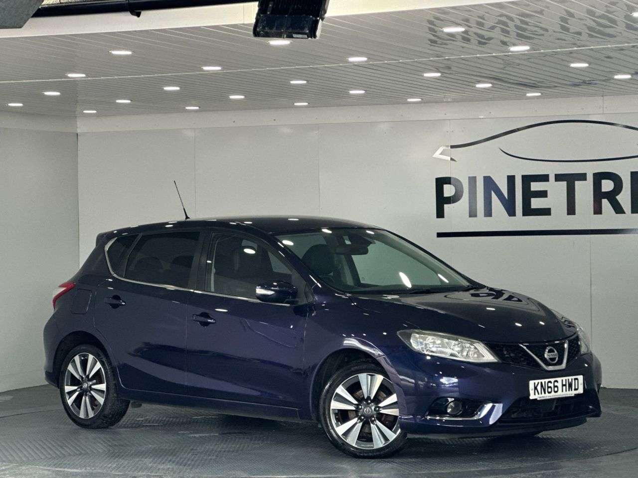 A 2016 NISSAN PULSAR 1.2 DIG-T N-Connecta Hatchback 5dr Petrol Manual Euro 6 (s/s) (115 ps) A 2016 NISSAN PULSAR 1.2 DIG-T N-Connecta Hatchback 5dr Petrol Manual Euro 6 (s/s) (115 ps)
