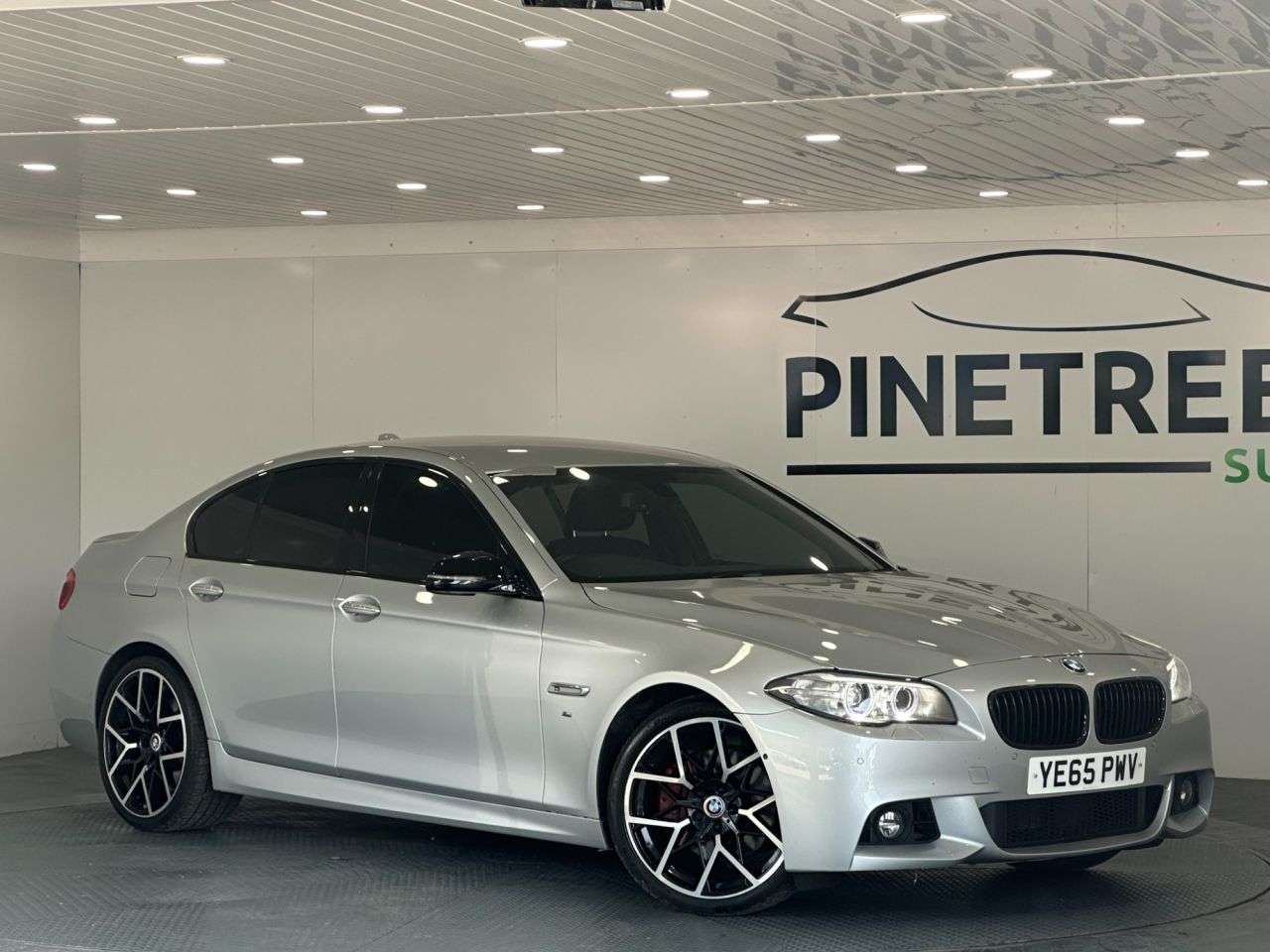 A 2015 BMW 5 SERIES 3.0 535d M Sport Saloon 4dr Diesel Auto Euro 6 (s/s) (313 ps) A 2015 BMW 5 SERIES 3.0 535d M Sport Saloon 4dr Diesel Auto Euro 6 (s/s) (313 ps)