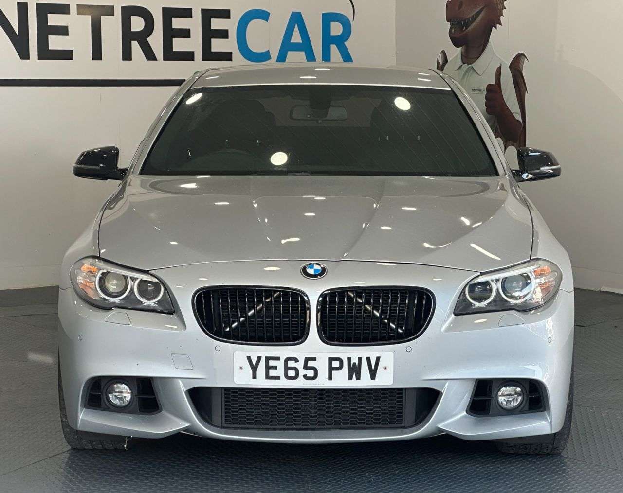 A 2015 BMW 5 SERIES 3.0 535d M Sport Saloon 4dr Diesel Auto Euro 6 (s/s) (313 ps) A 2015 BMW 5 SERIES 3.0 535d M Sport Saloon 4dr Diesel Auto Euro 6 (s/s) (313 ps)