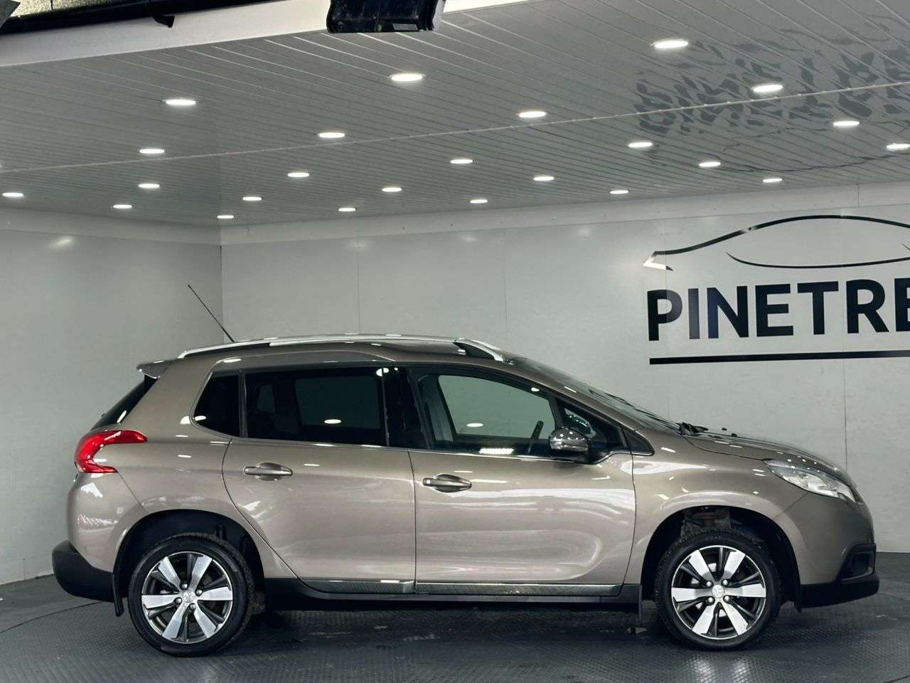 2015 PEUGEOT 2008 2015 PEUGEOT 2008