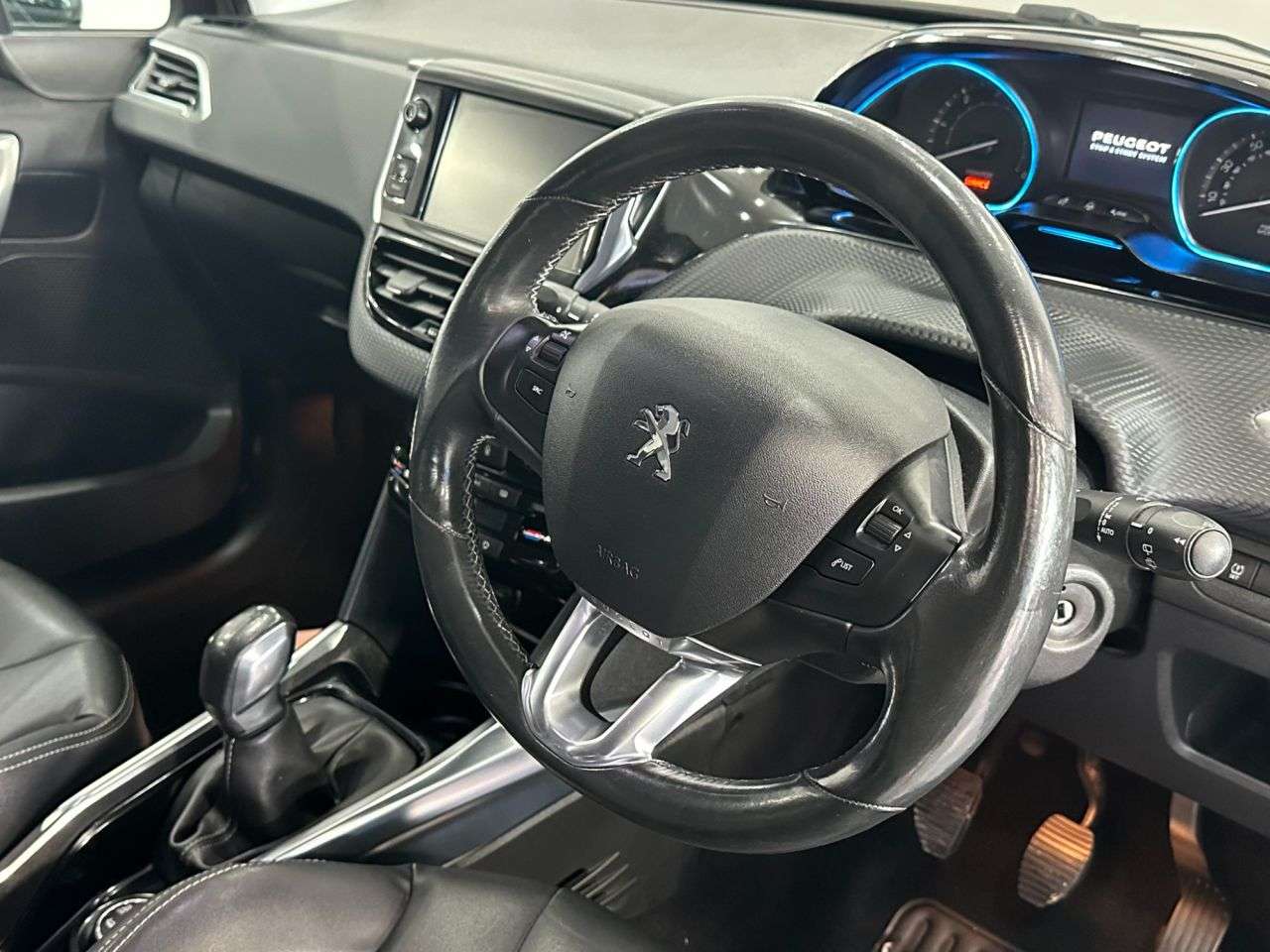 2015 PEUGEOT 2008 2015 PEUGEOT 2008