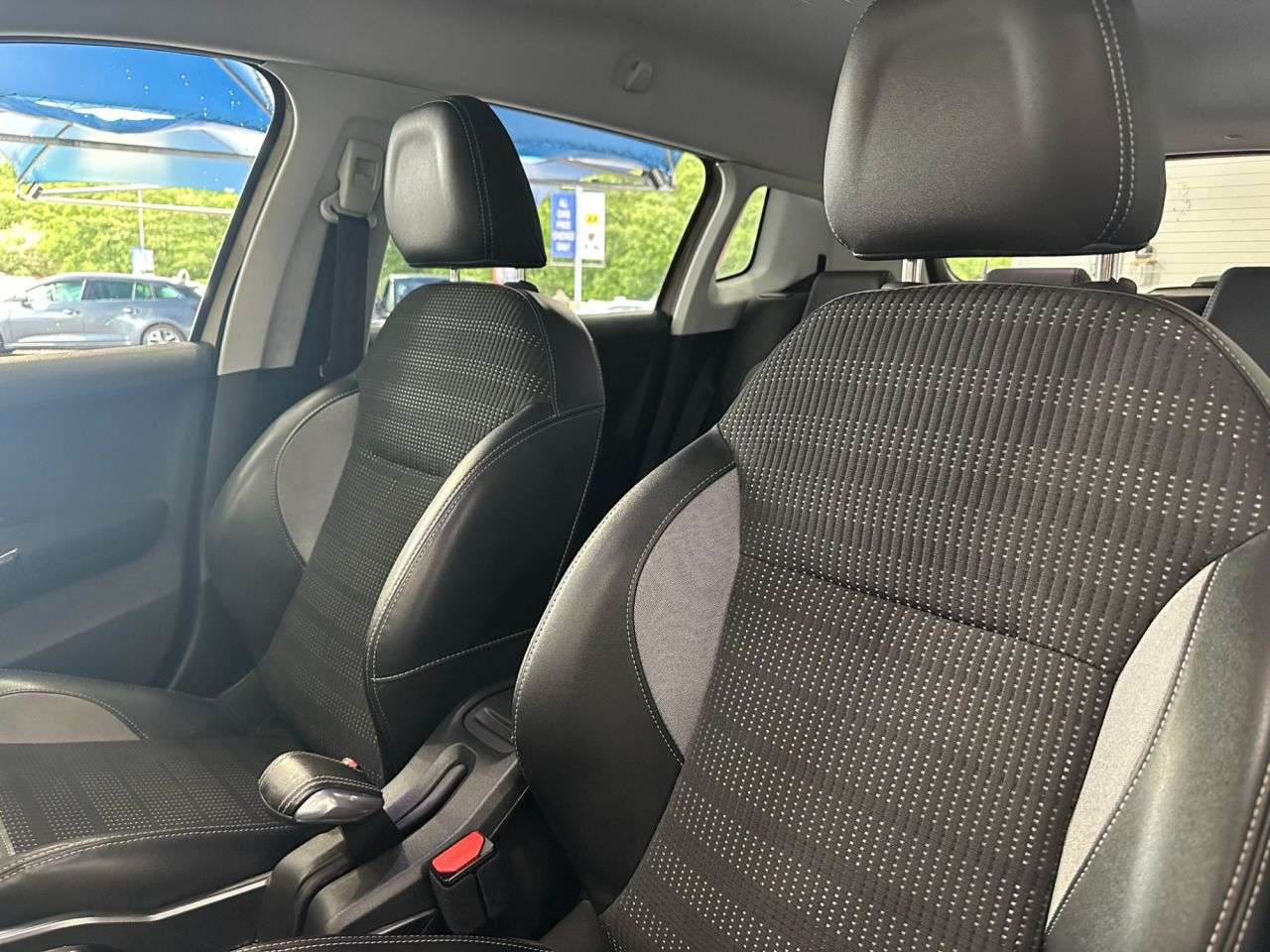 2015 PEUGEOT 2008 2015 PEUGEOT 2008